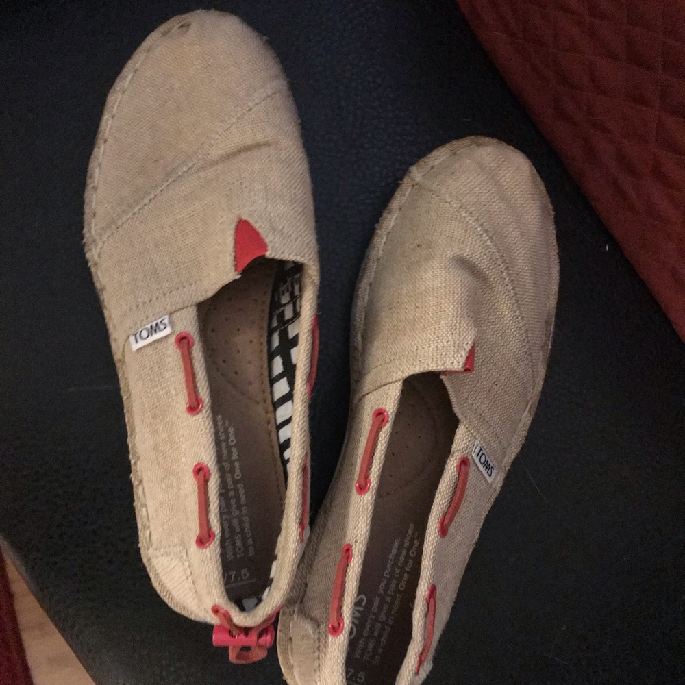 Tom’s slip on shoe